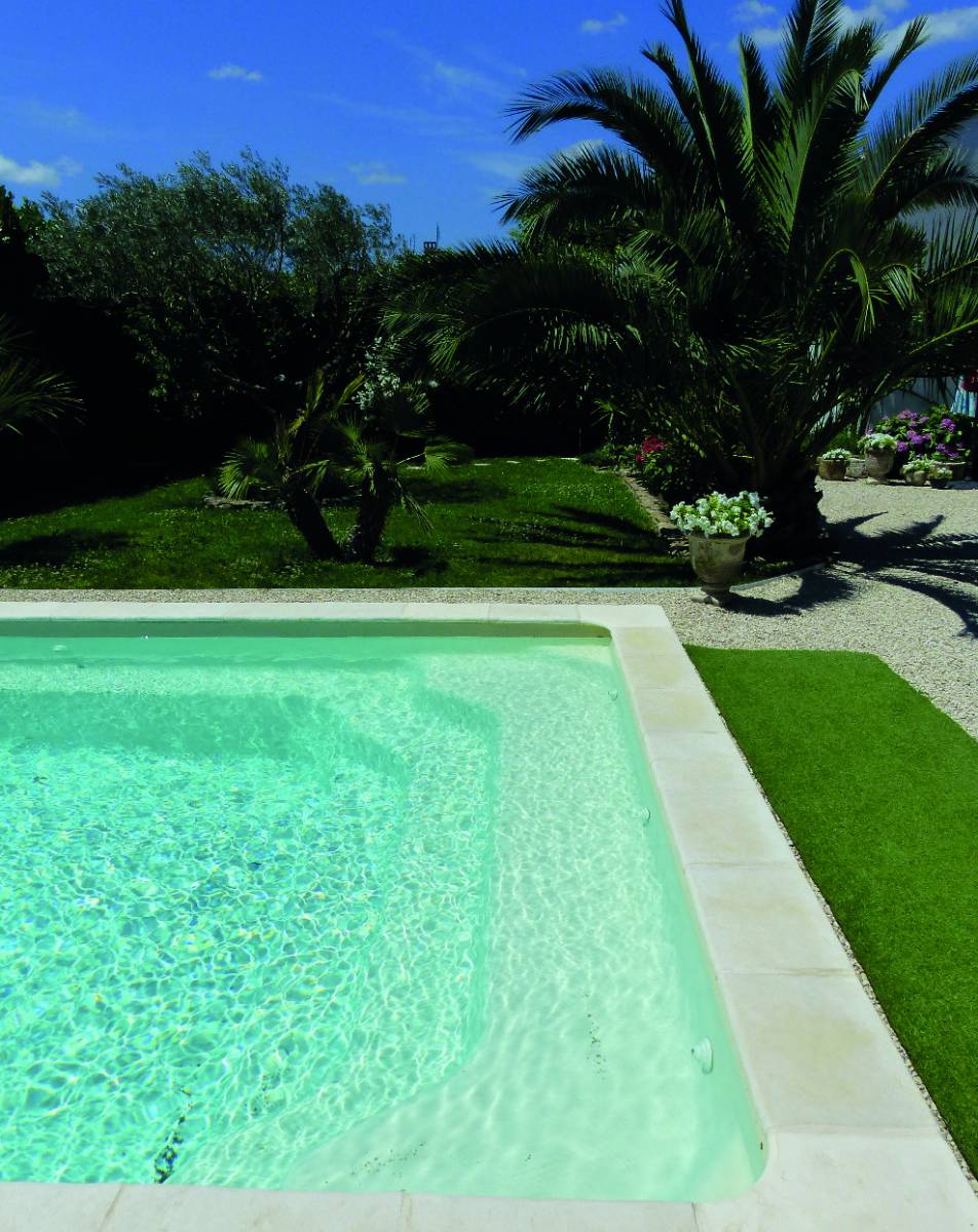 piscine piscine carré coque installé dans le vaucluse par generale piscines