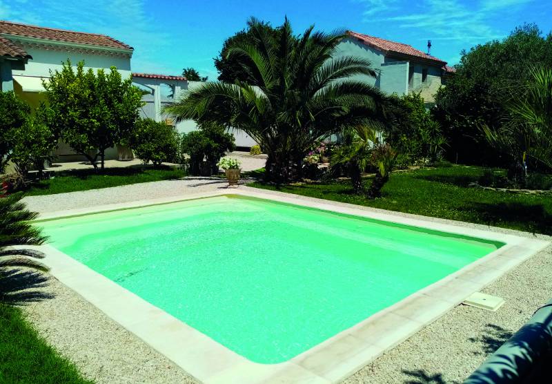 Piscines coque garantie 30 ans installé à Avignon par GENERALE PISCINES