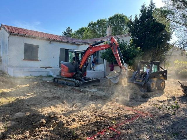 terrassement d'une piscine coque dans le gard