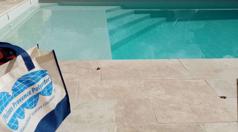 piscine coque plage PERNES LES FONTAINES