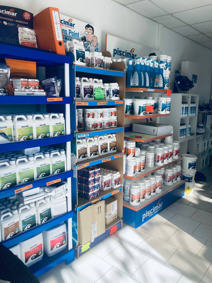 produits-specifiques-traitement-piscine-Apt-Vaucluse-expertise