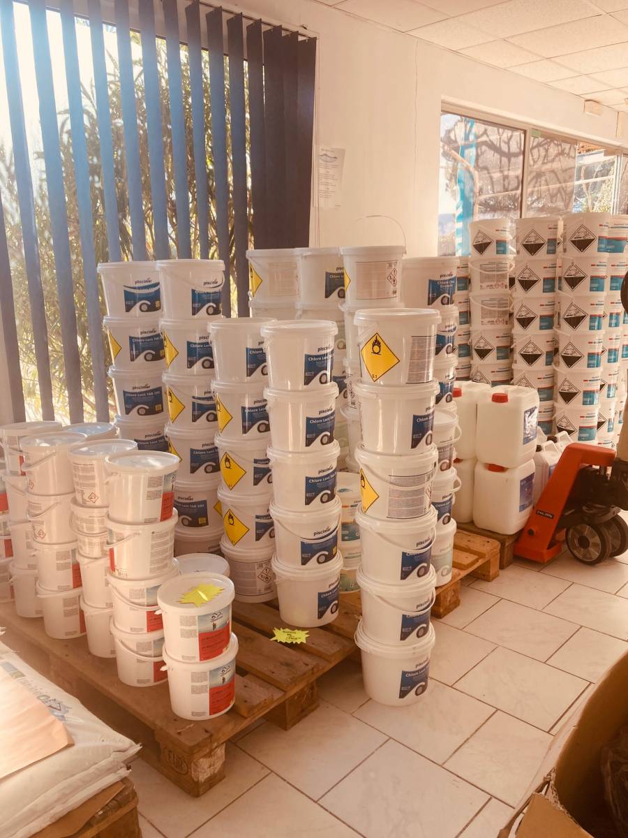 produits-traitement-eau-piscine-chlore-ph-anti-algues-Générale-Piscines