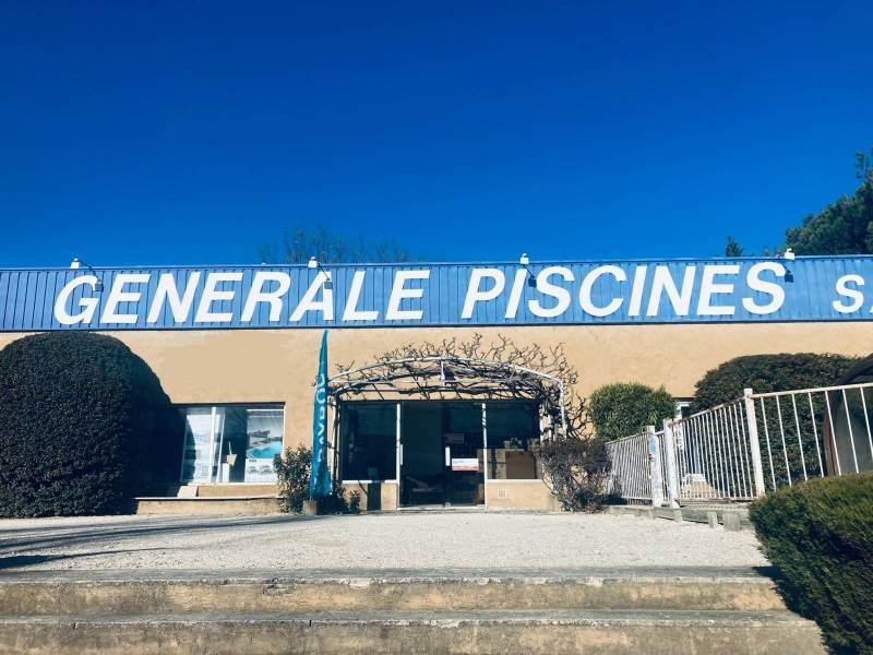 MEILLEUR INSTALLATEUR DE PISCINE COQUE POLYESTER AVEC ANCIENNETE DANS LE VAUCLUSE