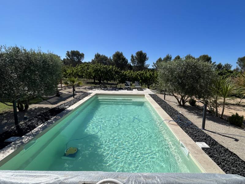 PISCINE COQUE LAVANDE 830 BEIGE APT plage immergé ROBOT