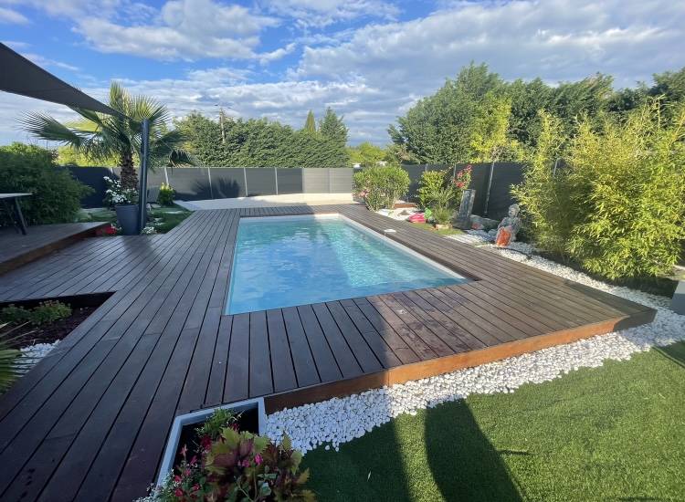 environnement piscine jardin aménagé exotique avignon