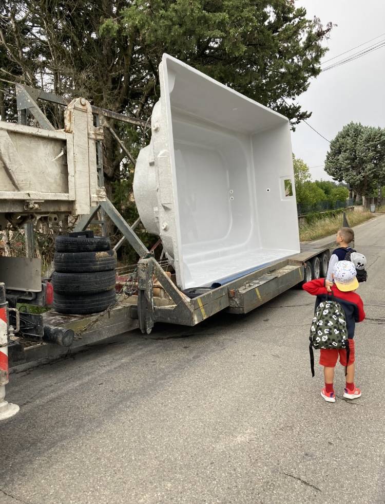 livraison piscine camion pernes les fontaines