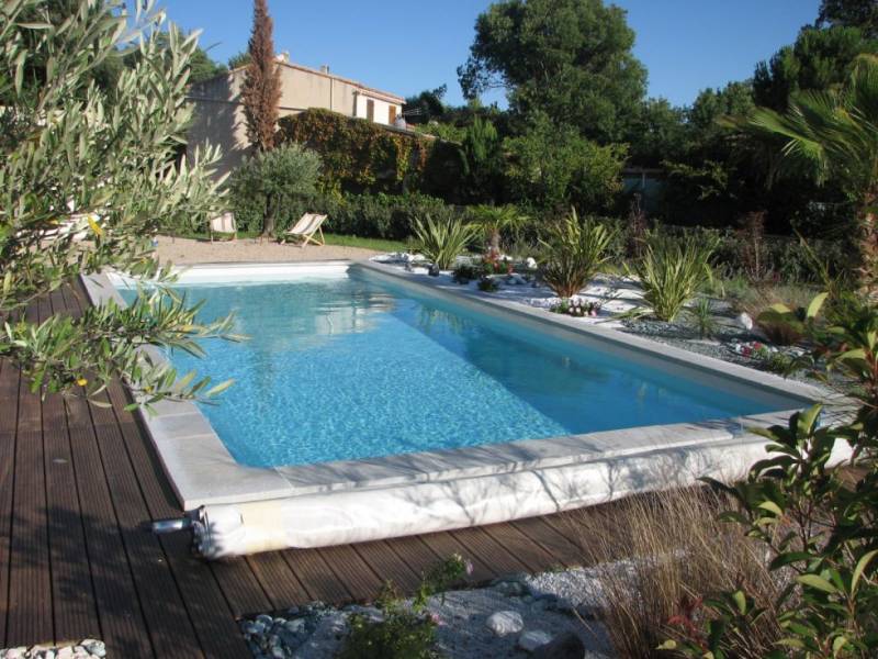 piscine moderne coque polyester