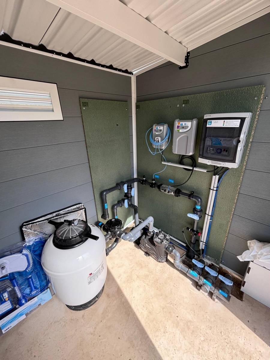 installation d'une filtration de piscine soignée proche d'Avignon