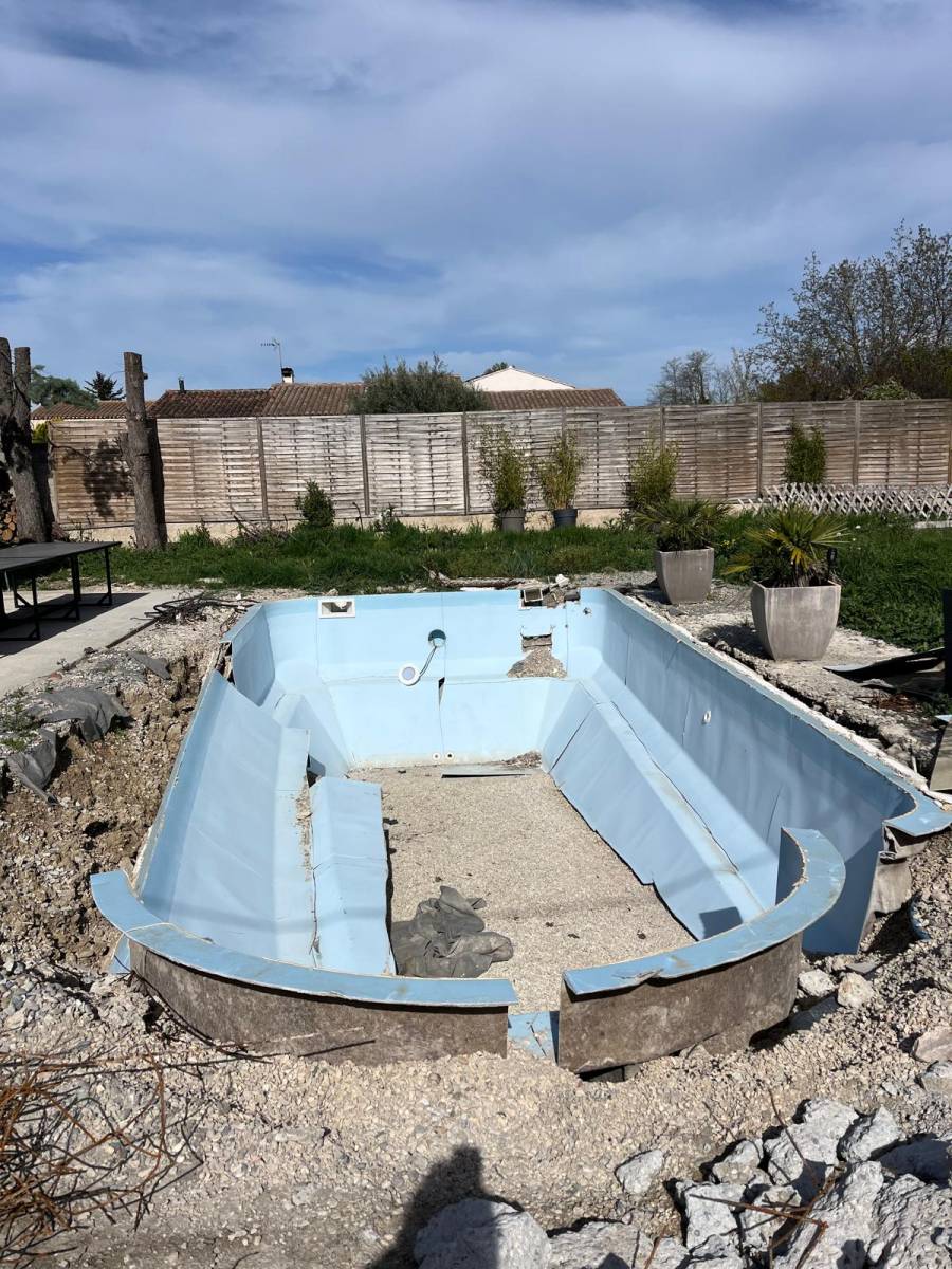 prix d'un remplacement complet de coque polyester dans le vaucluse