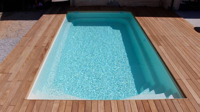 piscine coque polyester avignon